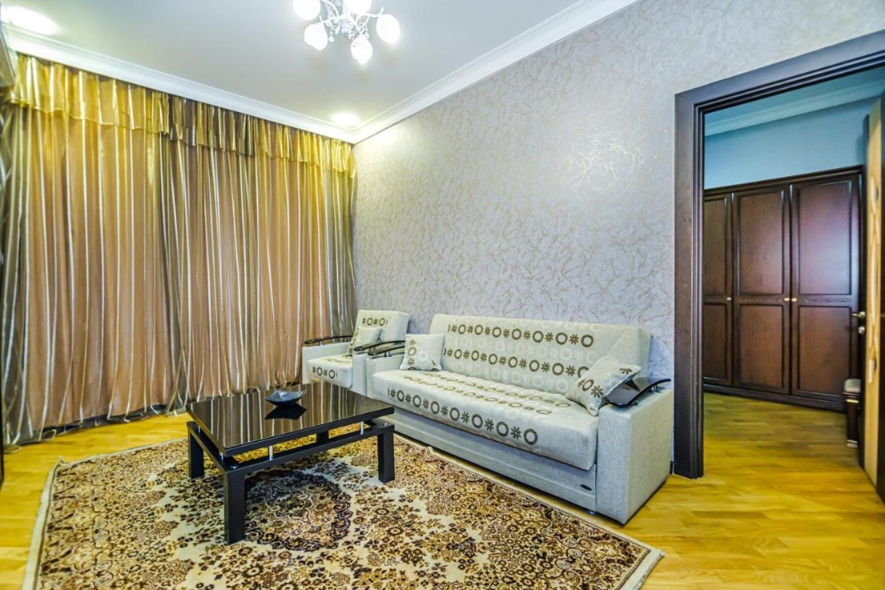 Nizami Street 2 Room Gold Home Baky Esterno foto