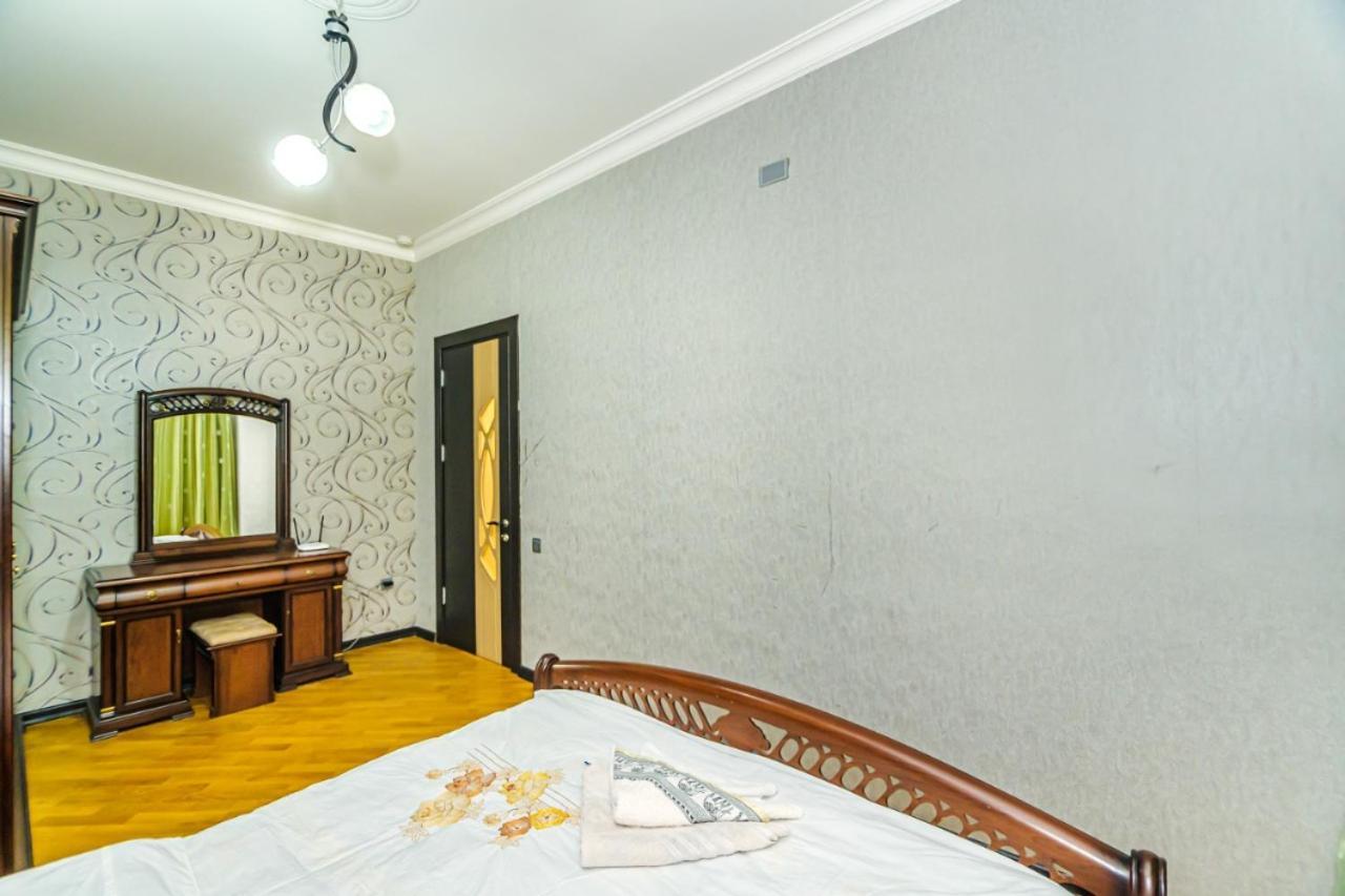 Nizami Street 2 Room Gold Home Baky Esterno foto