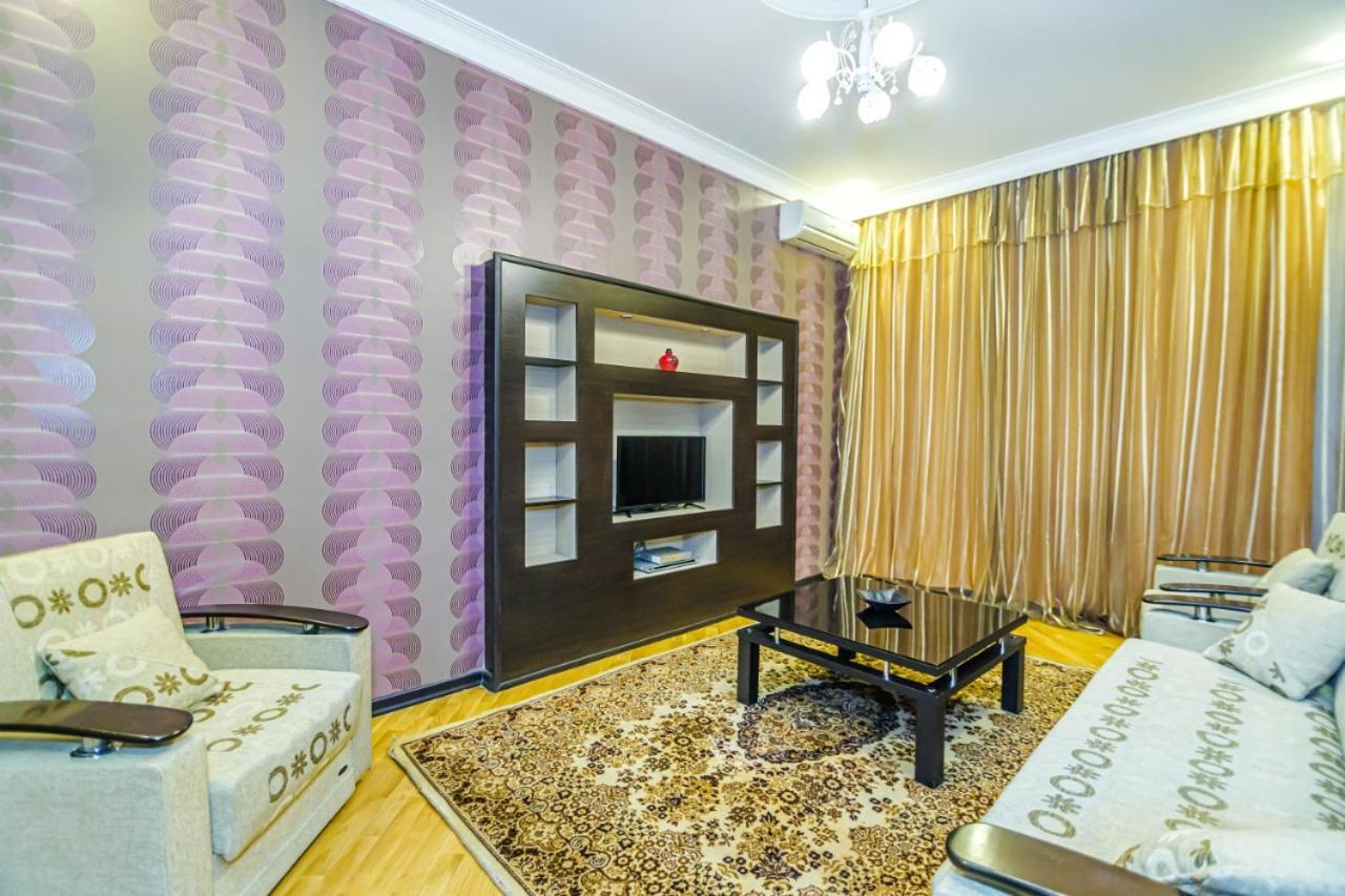 Nizami Street 2 Room Gold Home Baky Esterno foto