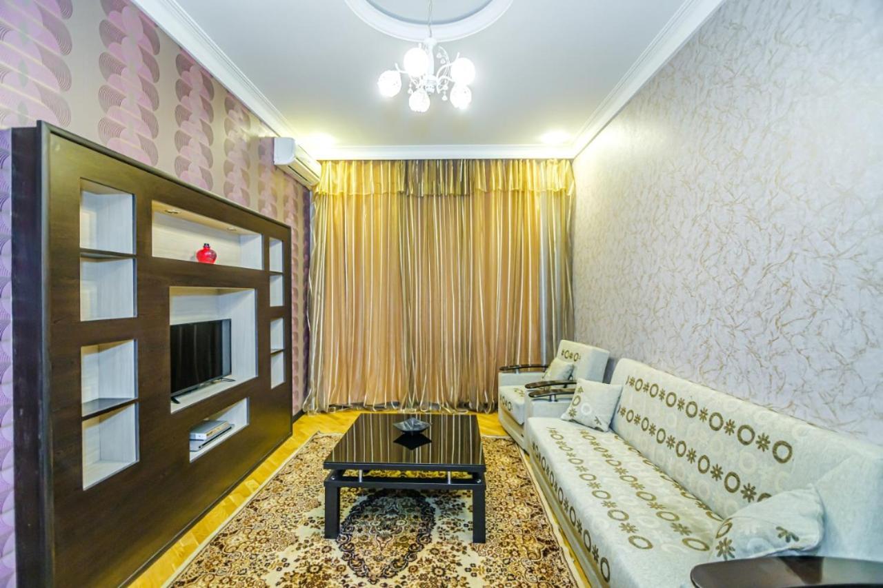 Nizami Street 2 Room Gold Home Baky Esterno foto